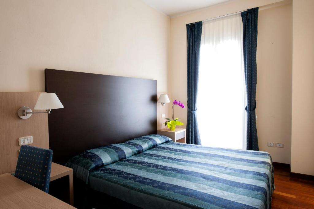 Hotel Royal Πέζαρο Δωμάτιο φωτογραφία
