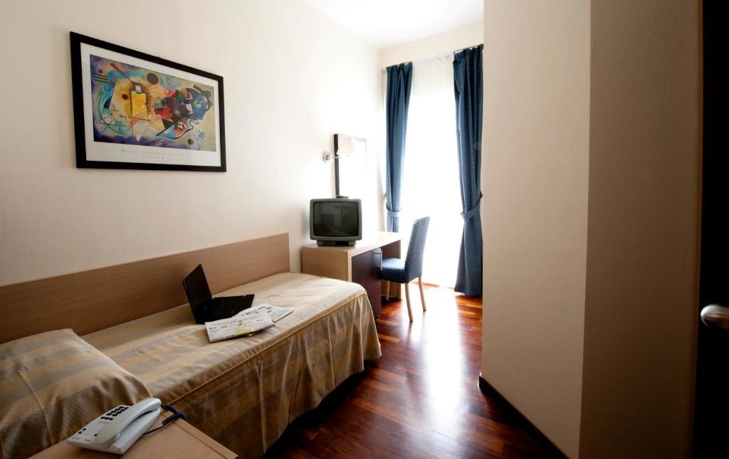 Hotel Royal Πέζαρο Δωμάτιο φωτογραφία
