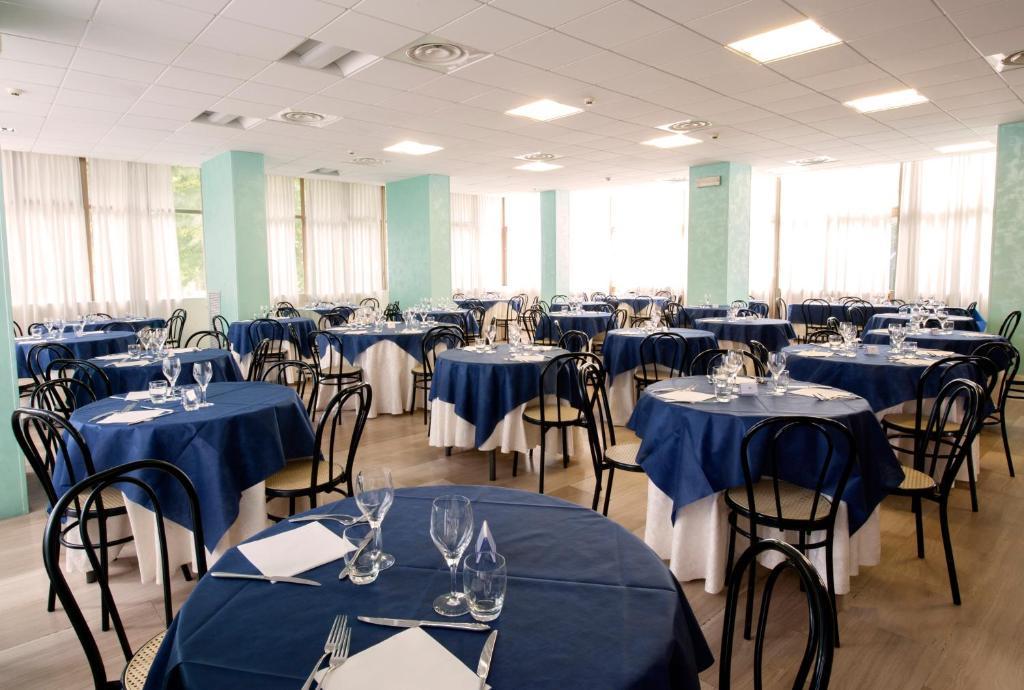 Hotel Royal Πέζαρο Εξωτερικό φωτογραφία